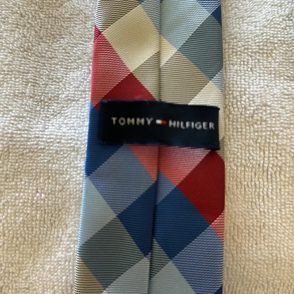 🍍 Tommy Hilfiger older boys tie🍍